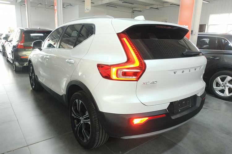 Used Volvo XC40 2021 T4 Four-Wheel Drive Smart Luxury Edition Rear Left 45 Deg