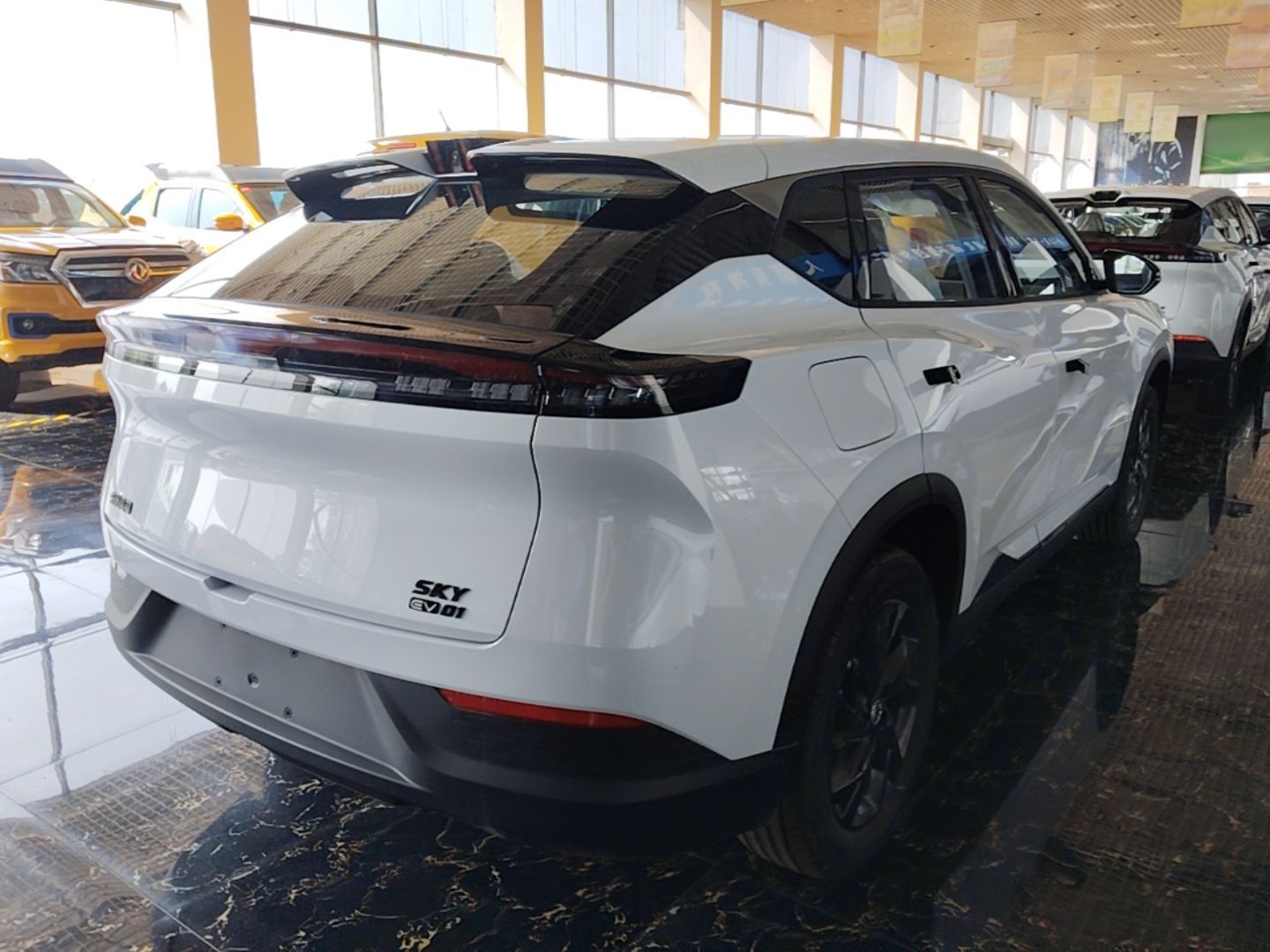 Dongfeng Aeolus SKY EV01 2025 530 km AIR Elite Edition — снимка 6