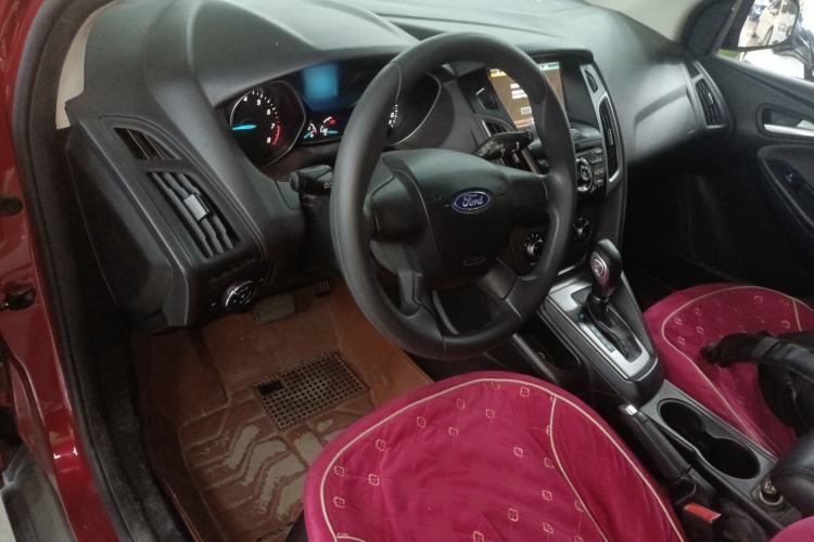 Used Ford Focus 2012 Hatchback 1.6L Automatic Comfort Model Center Console