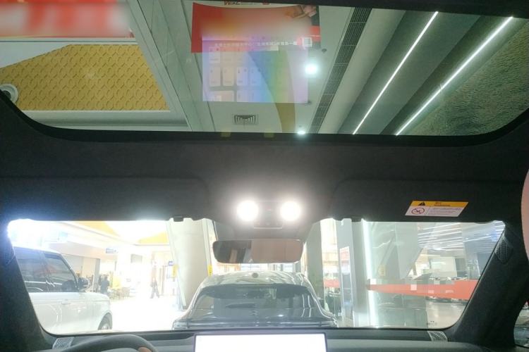 Used ONVO Luxeed L90 2025 Model—Max Six-Seater Version Headliner