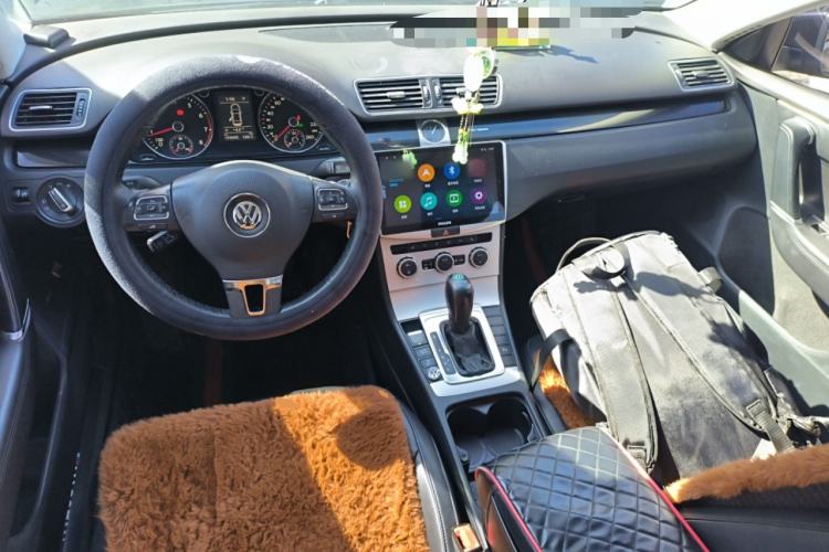 Used Volkswagen Magotan 2012 Revised 1.8TSI Luxury Version Center Console