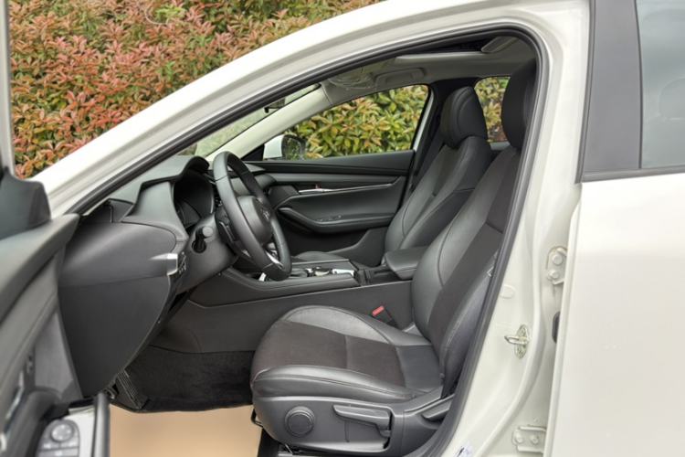 Used Mazda 3 Axela 2023 2.0L Automatic Zhiya Edition Interior 3