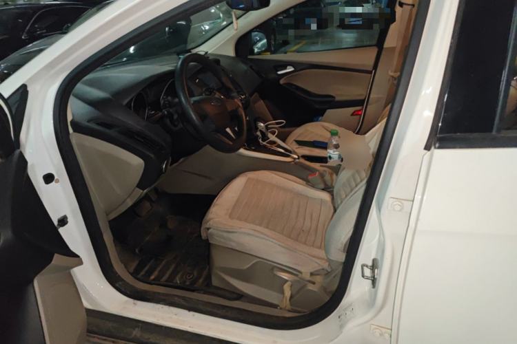 Used Ford Focus 2017 Sedan 1.6L Automatic Comfort Plus SmartDrive Edition Left Front Seat