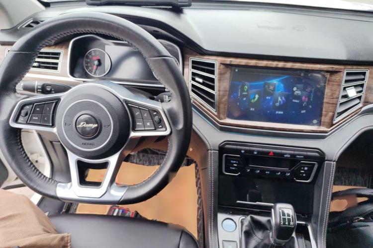 Used Zotye Domy X7 2017 1.8T Manual Luxury Model
