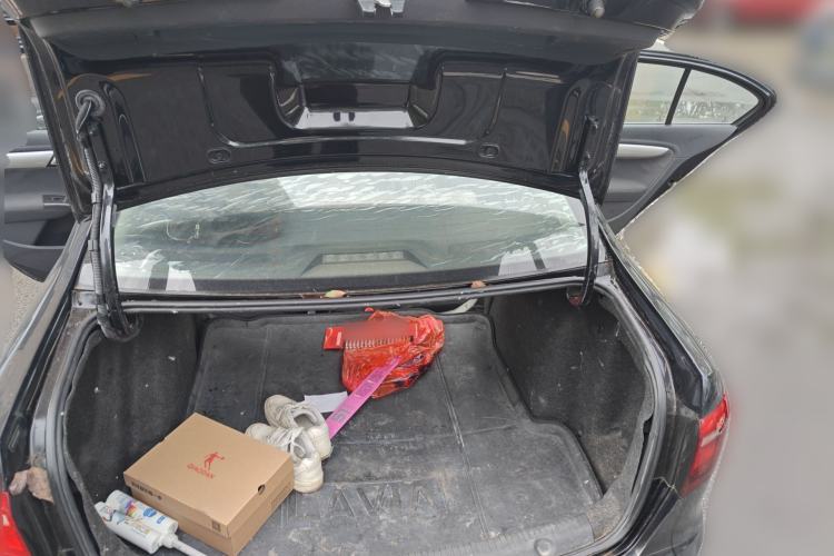 Used Volkswagen Lavida 2013 Revised Classic 1.6L Automatic Fashion Edition Trunk