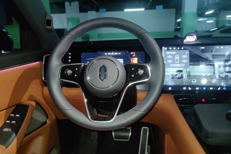 Used Hima AITO M8 2025 Extended-Range Max+ Version 53.4 kWh 6-Seater Edition