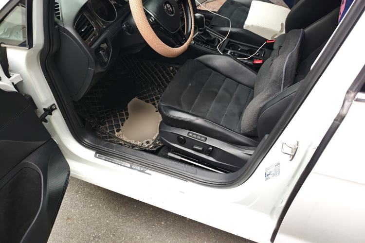 Used Volkswagen Golf 2018 230TSI Automatic Luxury Version Driver Seat