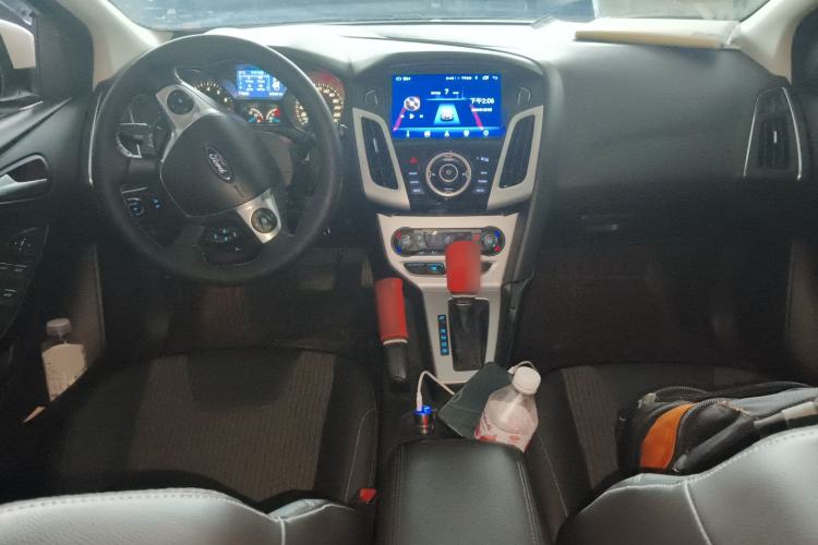 Used Ford Focus 2012 Hatchback 2.0L Automatic Luxury Sport Model Center Console