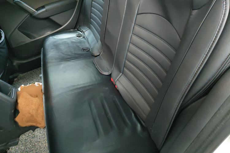 Used Volkswagen Gran Lavida 2013 1.6L Manual Fashion Model