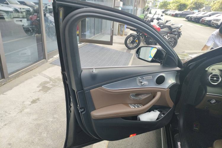 Used Mercedes-Benz E-Class New Energy 2023 E 350 e L Plug-in Hybrid Sports Sedan
