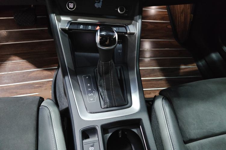 Used Audi Q3 2022 35 TFSI Fashion Dynamic Model Gear Lever