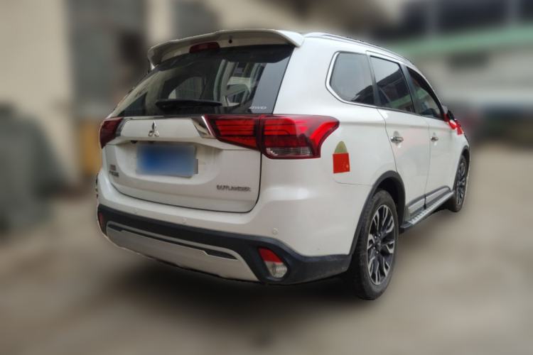 Used Mitsubishi Outlander 2019 2.4L 4x4 Zhi Xiang Edition 5 Seats China V Emission Standard