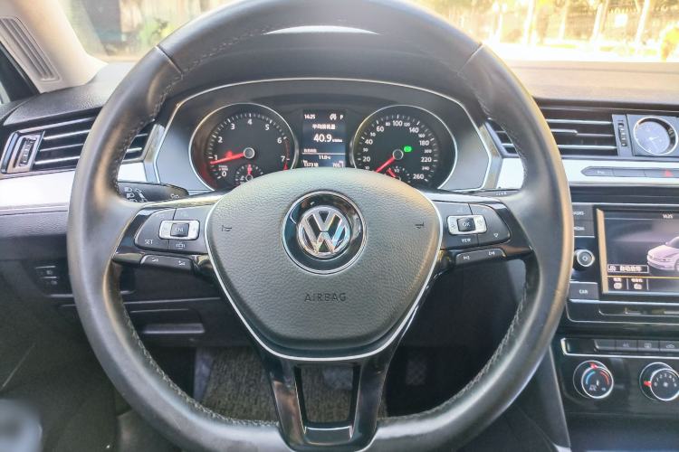 Used Volkswagen Magotan 2019 330TSI DSG Leading Edition China V Standard