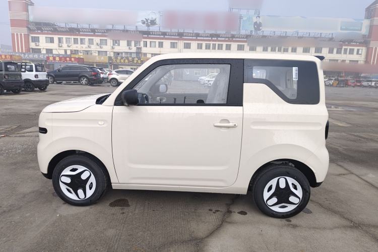 Used Geely Galaxy Panda 2025 210 km – Yuanqi Bear Left Side