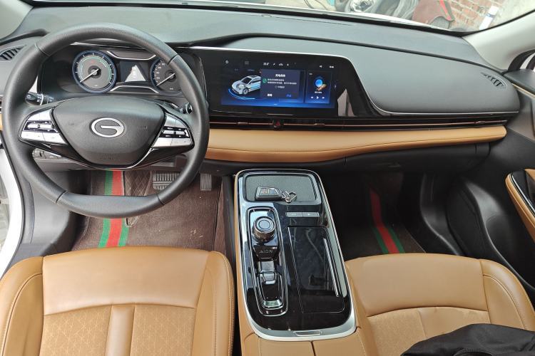 Used AION S Plus 2025 Travel Edition 52.998 kWh Center Console