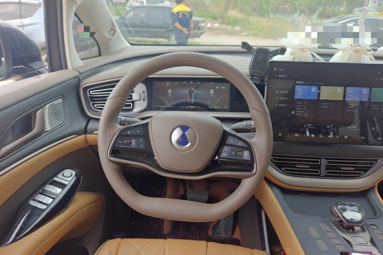 Used Denza D9 2022 DM-i 970 Four-Wheel Drive Flagship Model
