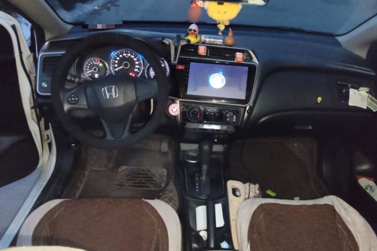 Used Honda City 2019 1.5L CVT Dynamic Edition Center Console