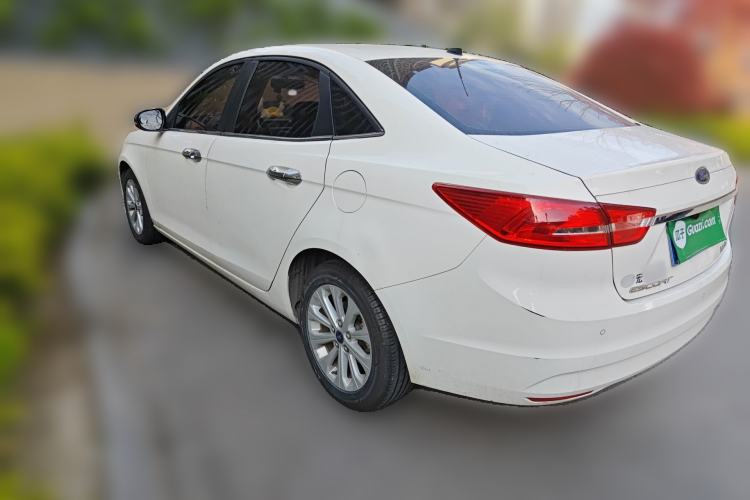 Used Ford Escort 2015 1.5L Automatic Fashion Model