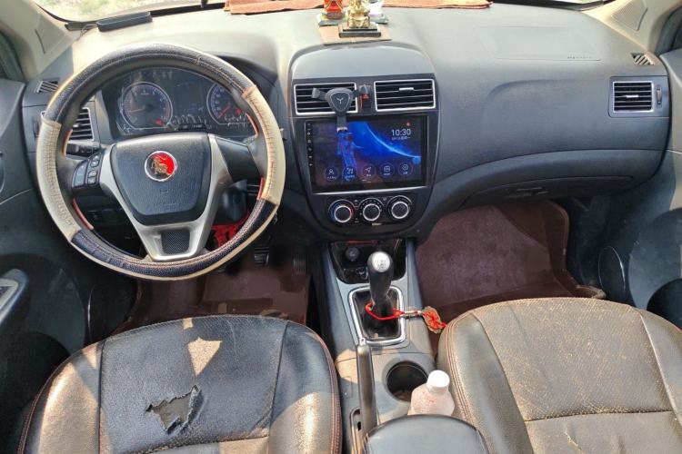 Used FORTHING Joyear X5 2013 1.6L Manual Luxury Model China IV Standard Center Console