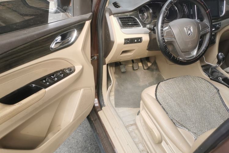 Used Baojun 730 2016 1.5L Manual Comfort Version 7 Seats China V Emission Standard