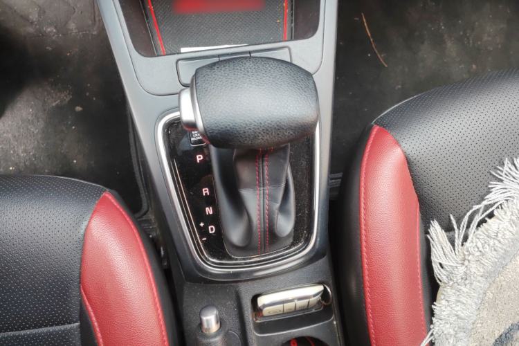 Used Kia KX Cross 2018 1.6L Automatic Dynamic Sunroof Version Gear Lever