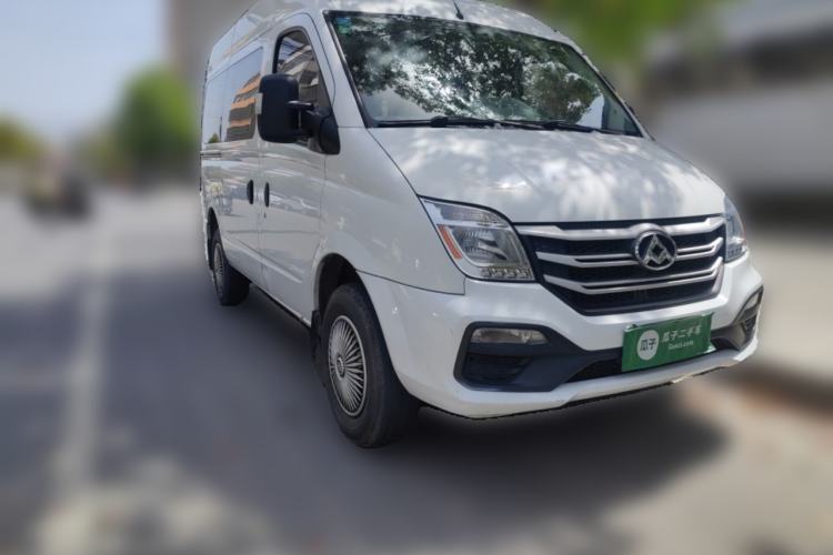Used SAIC MAXUS Xintu V80 2018 2.5T 6-Speed Manual Aoyuntong Short Wheelbase Mid-Height 5-6 Seater
