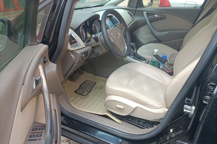 Used Buick GT 2013 GT 1.6L Automatic Fashion Edition Driver Seat