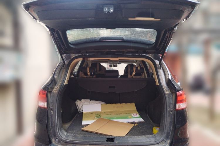 Used Dongfeng Aeolus AX7 2015 2.0L Manual Zhiyi Trim
