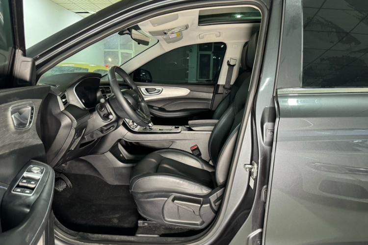 Used Roewe RX5 2023 PLUS 330TGI Automatic Trendsetting Smart Edition