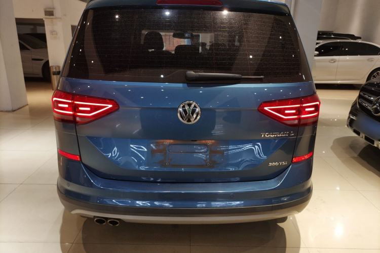 Used Volkswagen Touran 2018 Volkswagen Touran L 280TSI DSG Boundary Edition 7 Seats China VI Standard
