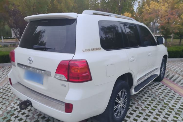 Used Toyota Land Cruiser 2015 4.0L 5-Seater Middle East Version
