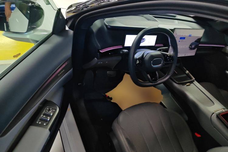 Used Lynk & Co 07 2024 EM-P 126 Long-Range Halo