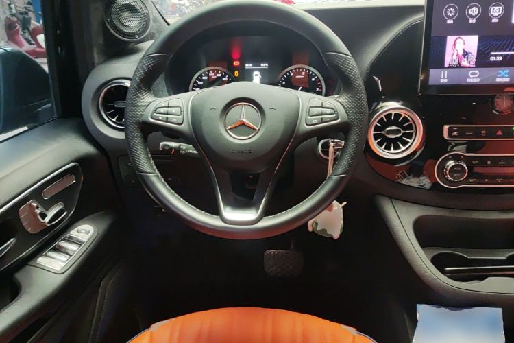 Used Mercedes-Benz Vito 2023 2.0T Business Version 7 Seats Steering Wheel