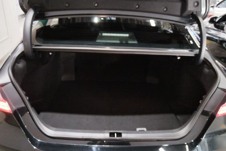 Used Toyota Camry 2023 2.0G Luxury Edition Trunk