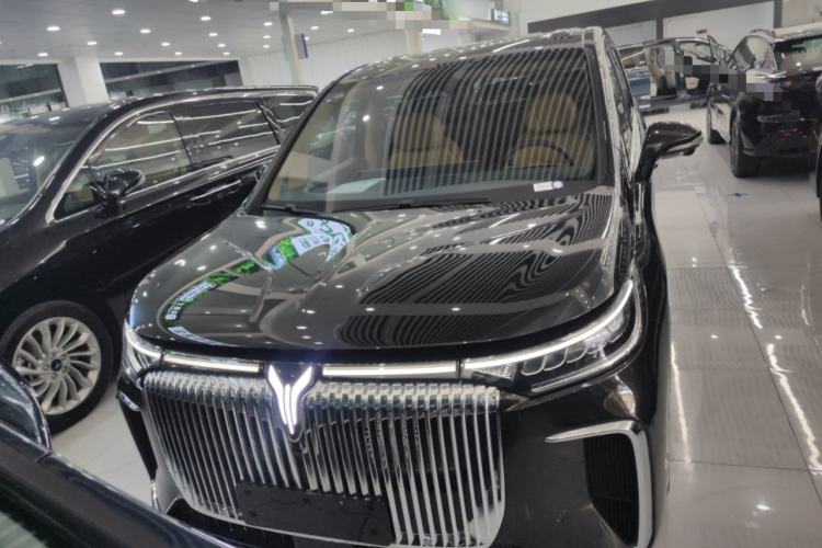 Used VOYAH Dream 2025 PHEV Four-Wheel-Drive Flagship Kunpeng Edition Front