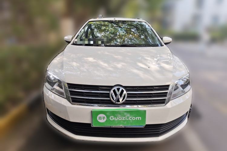 Used Volkswagen Gran Lavida 2013 1.6L Manual Fashion Model