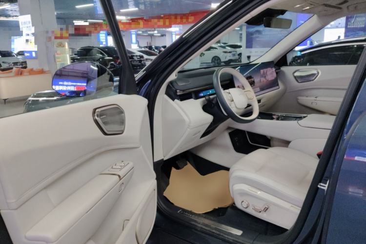 Used Lynk & Co 900 2025 2.0T Ultra
