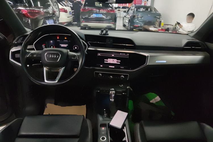 Used Audi Q3 2024 35 TFSI Ambition Dynamic Edition
