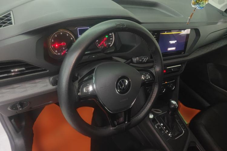 Used Volkswagen Tharu 2021 280TSI Two-Wheel Drive Trend Edition Center Console