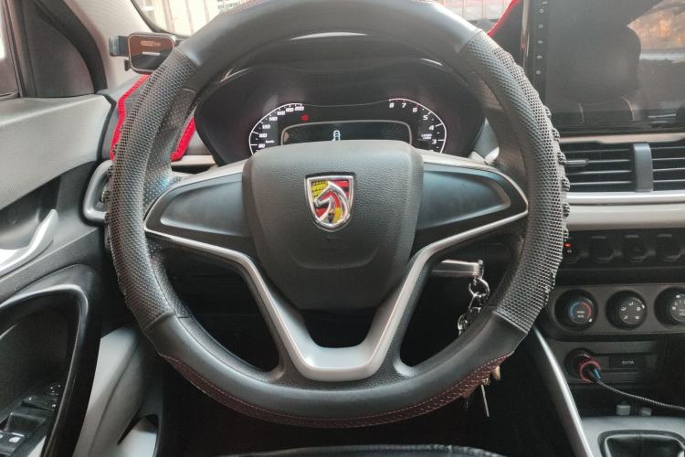 Used Baojun 510 2017 1.5L manual Comfort trim