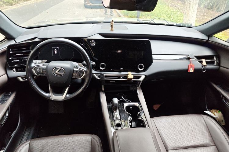 Used Lexus RX 2023 350h Two-Wheel Drive Comfort Edition Center Console