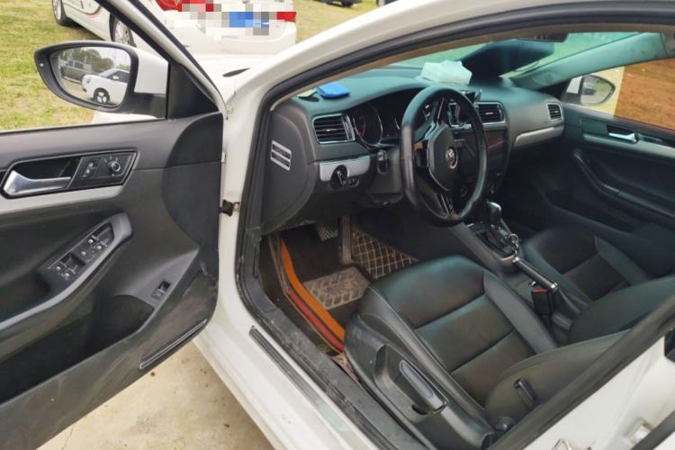 Used Volkswagen Sagitar 2015 1.6L Automatic Comfort Model
