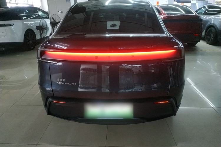 Used Tesla Model Y 2025 Long-Range All-Wheel-Drive Version