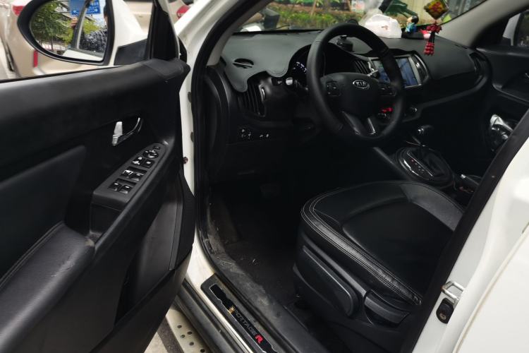 Used Kia Sportage R 2014 2.0L Automatic Two-Wheel Drive GLS Trim
