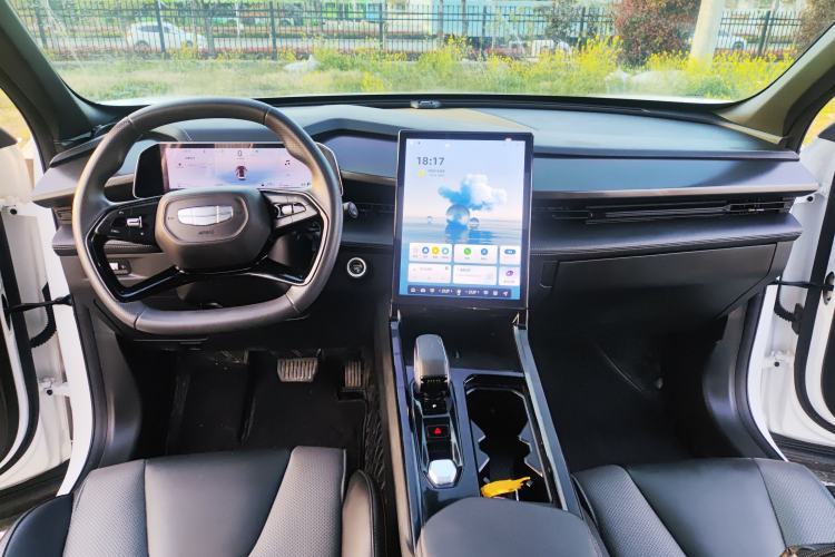 Used Geely Auto Emgrand X7 Sport 2023 Boyue COOL 1.5TD Friend Edition Center Console