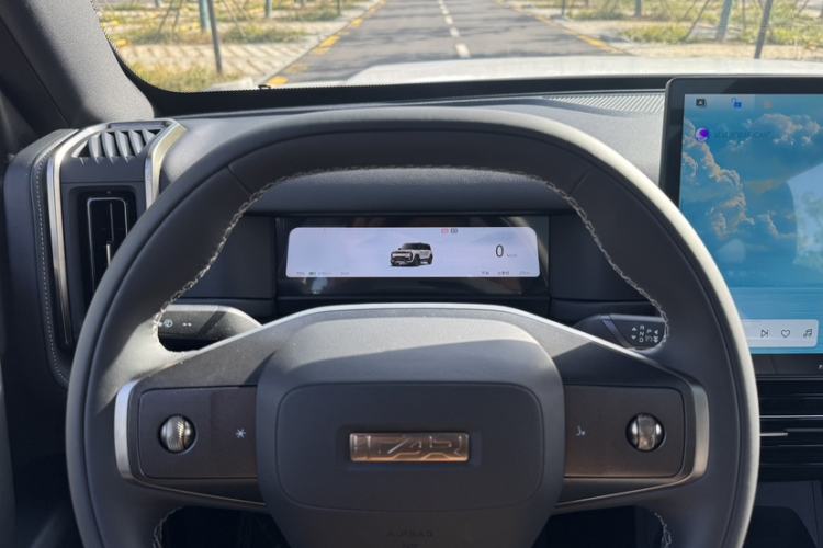 Used iCAR 03T 2024 501km Four-wheel Drive Long-Range Version
