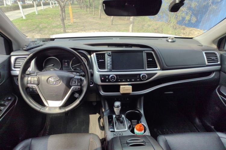 Used Toyota Highlander 2018 2.0T Four-Wheel Drive Luxury Version 7 Seats China VI Standard