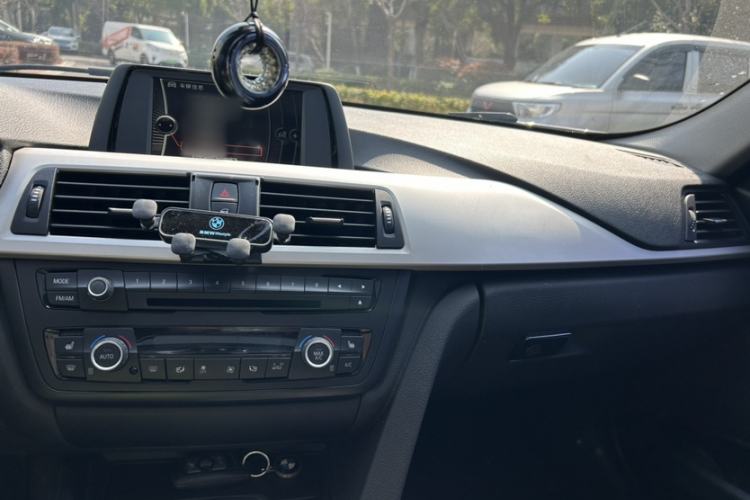 Used BMW 3 Series 2014 320i Sport Edition