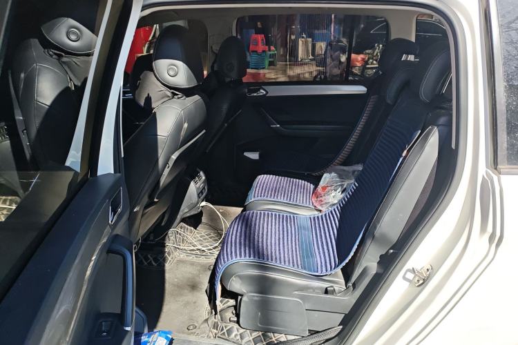 Used Volkswagen Touran 2018 Volkswagen Touran L 280TSI DSG Comfort Edition 7 Seats China V Emission Standard Left Rear Seat