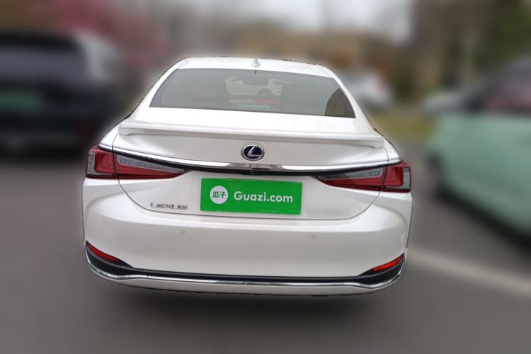 Used Lexus ES 2018 300h Premier Edition China VI Standard